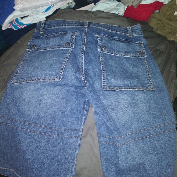 Shorts - Picture 4 of 4